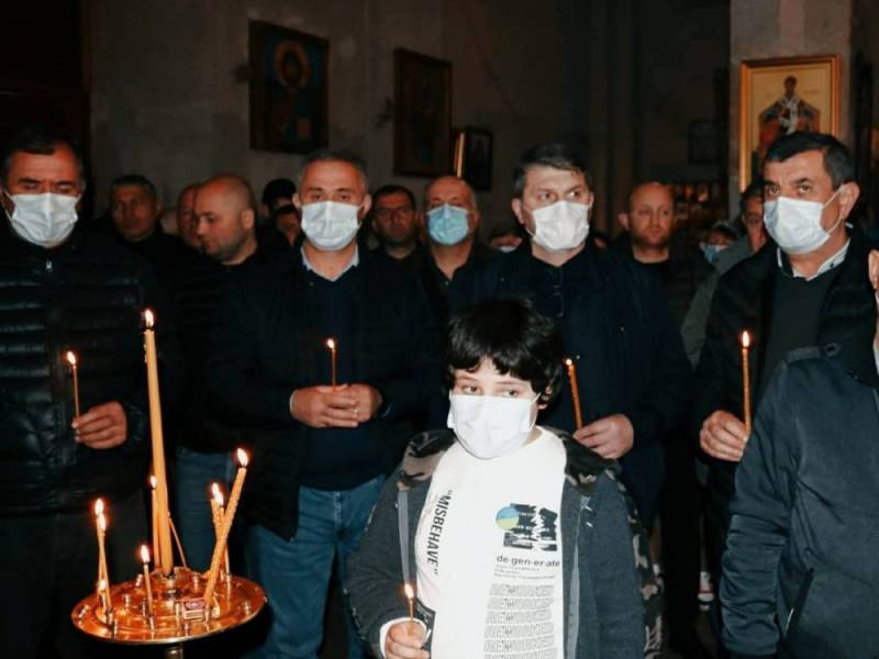 ცაგერის მუნიციპალიტეტის მერი გიორგი ნემსაძე, მოადგილეებთან-ალუდა თუთისანთან, რევაზ...